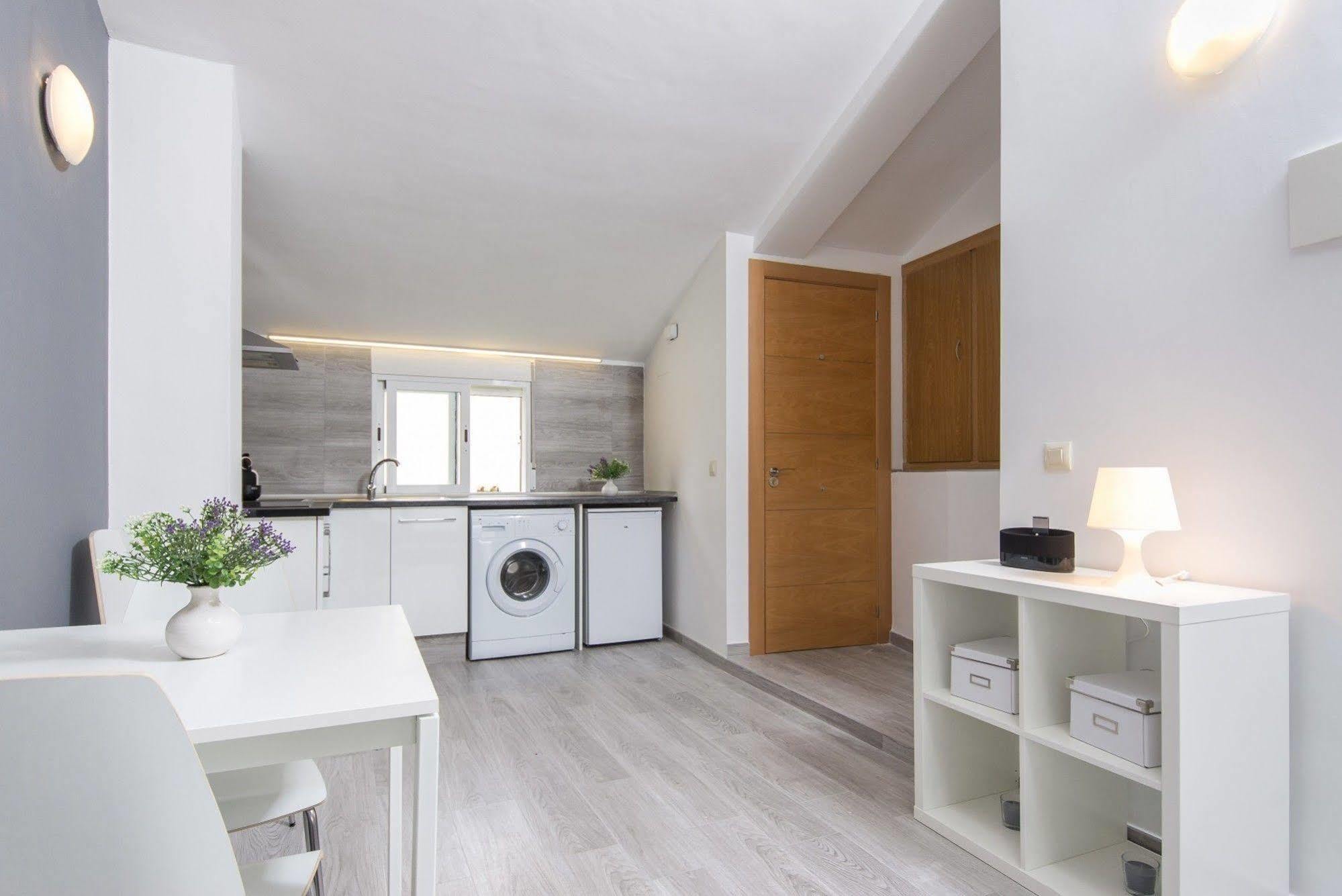 Bet Apartments - Tramontana Apartments Valencia Buitenkant foto