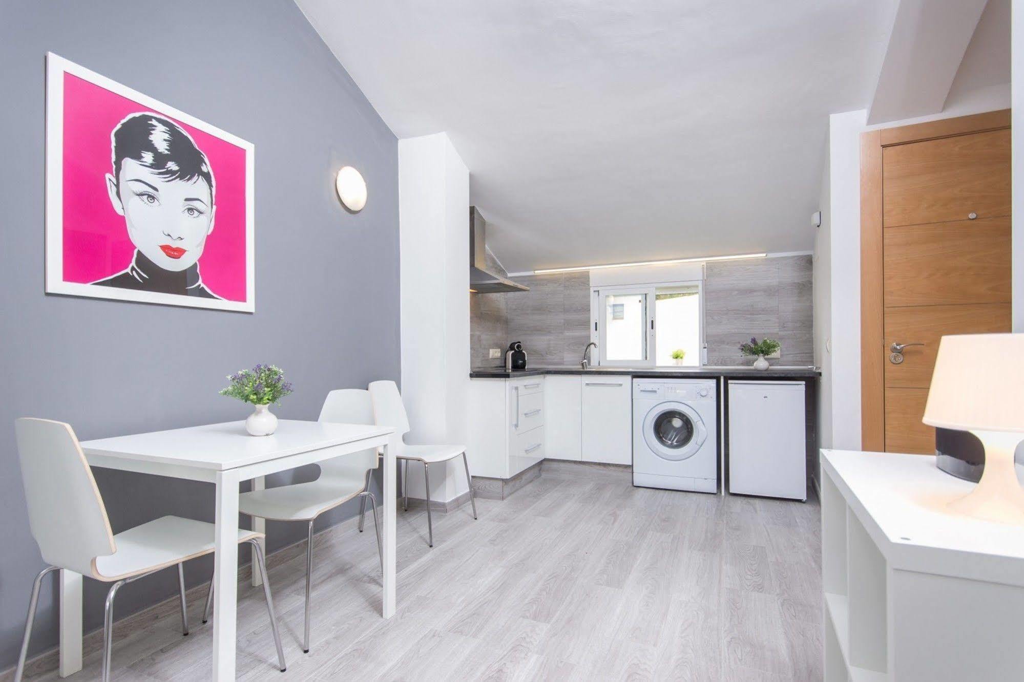Bet Apartments - Tramontana Apartments Valencia Buitenkant foto