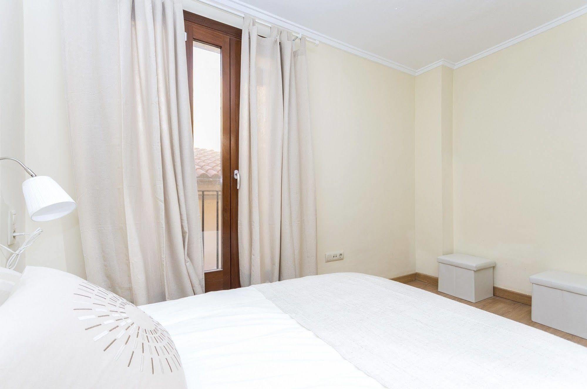 Bet Apartments - Tramontana Apartments Valencia Buitenkant foto