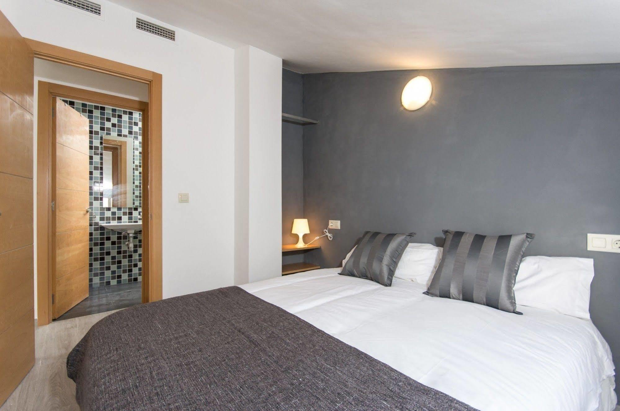 Bet Apartments - Tramontana Apartments Valencia Buitenkant foto