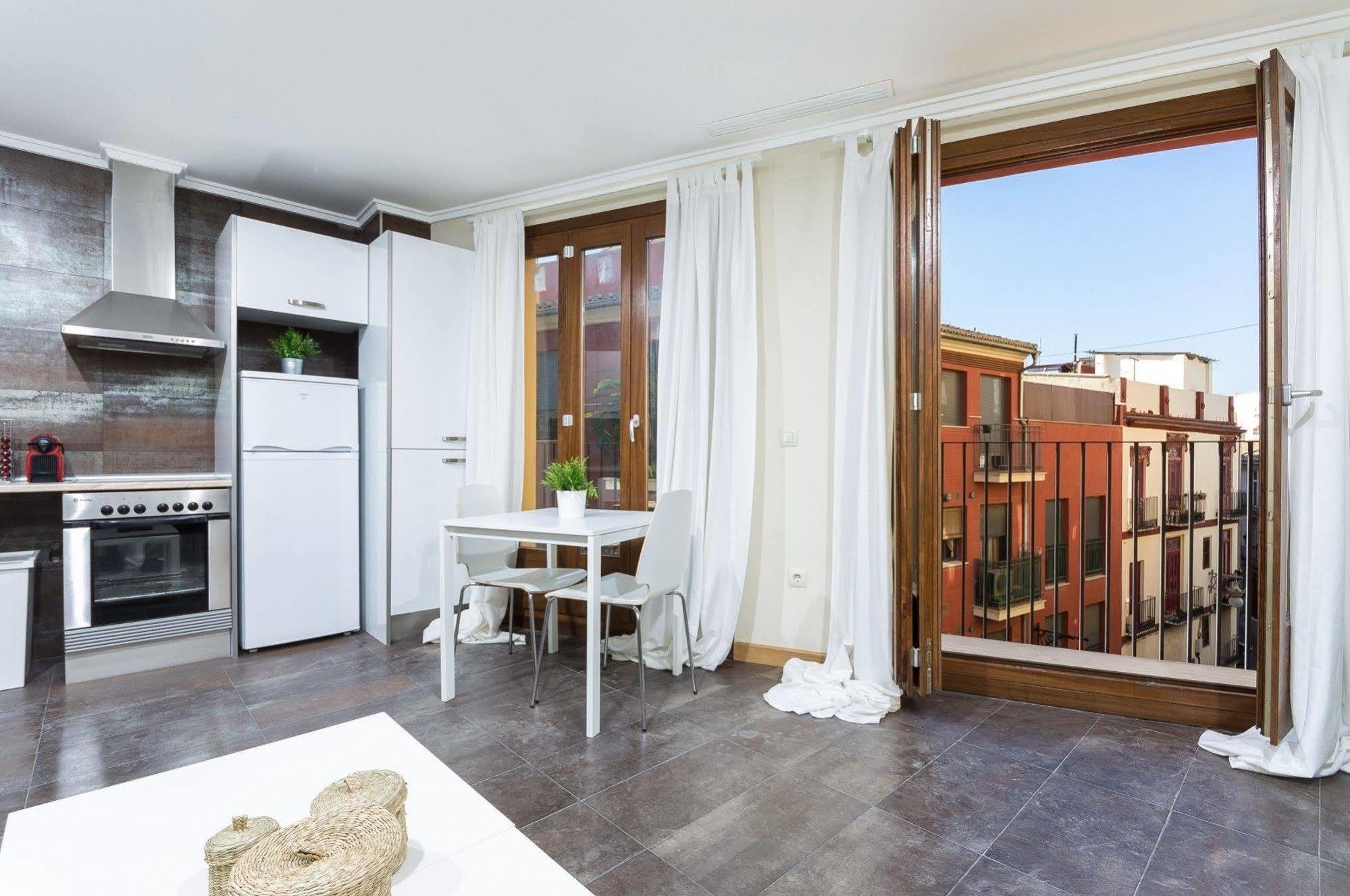 Bet Apartments - Tramontana Apartments Valencia Buitenkant foto