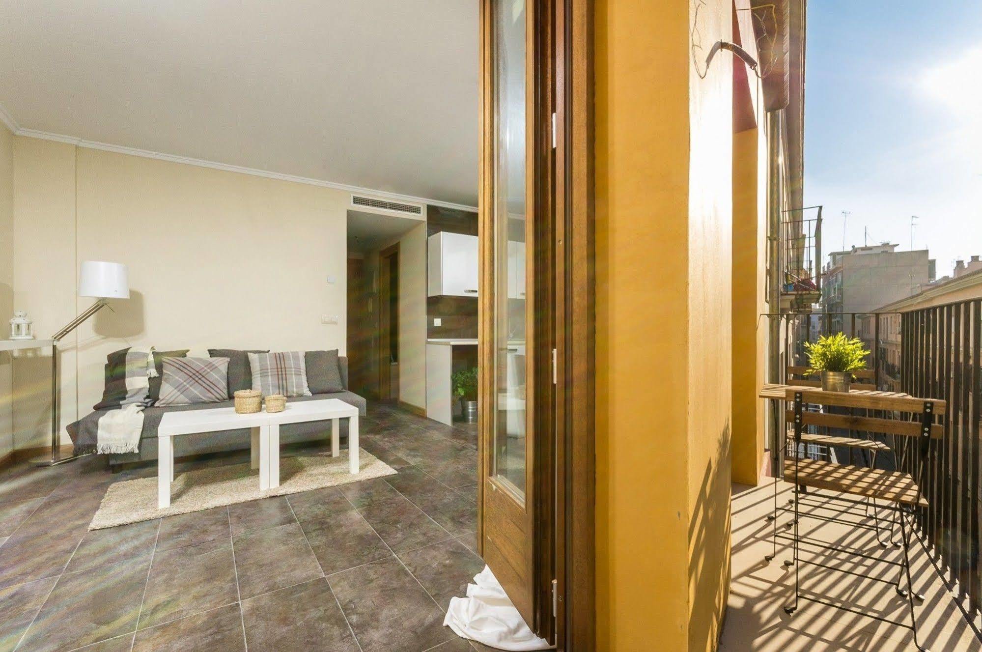 Bet Apartments - Tramontana Apartments Valencia Buitenkant foto