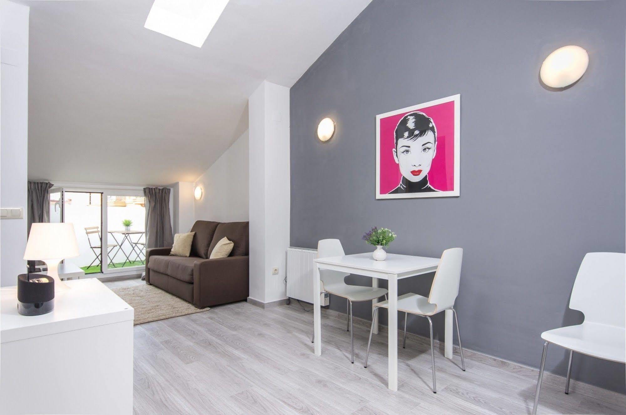 Bet Apartments - Tramontana Apartments Valencia Buitenkant foto
